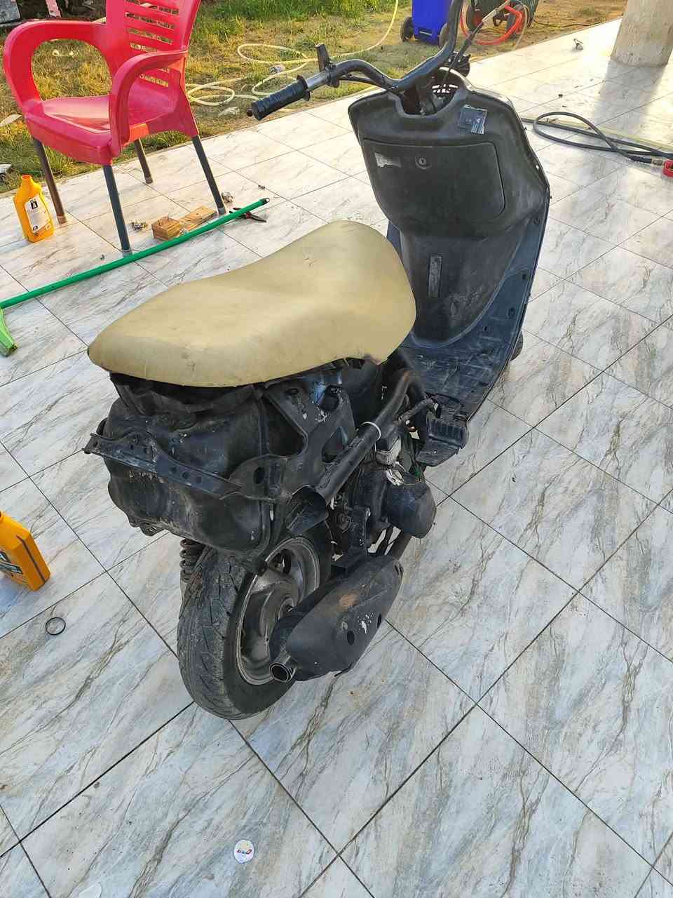 فراشه مال لعب للبيع ✈️
صالنصة FM كفراتها موجودة 
 باتري جديد   الدراجه نكره هندر  مكينه خير من الله 
مكان الدراجه 🏠 حصوه او لطيفيةه 
السعر 💵 170 وبيها  وبيها مجال للطيبين والمعاعنده ياخذه ويروح
للاستفسار اكثر اتصل ***********
مال جناي
