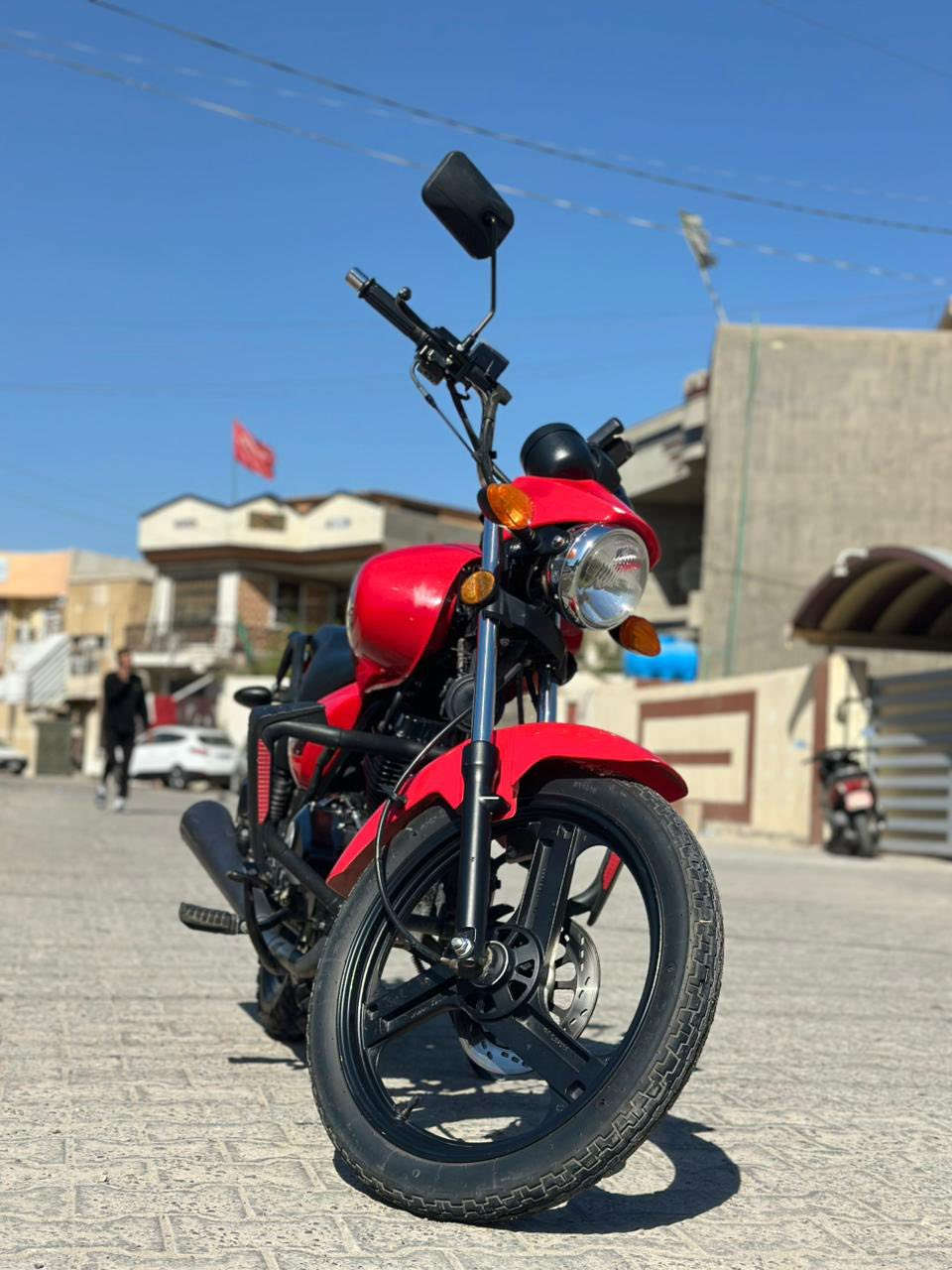 سلام عليكم دراجه للبيع كي وي من نوع سي لايت دراجه جديده كلش موديل ٢٤ السعر 2250 وبيها مجال للطيبين 
مكان بغداد المحموديه للاتصال ‭٠٧٧١ ٠٧٠ ١٤٤١‬
