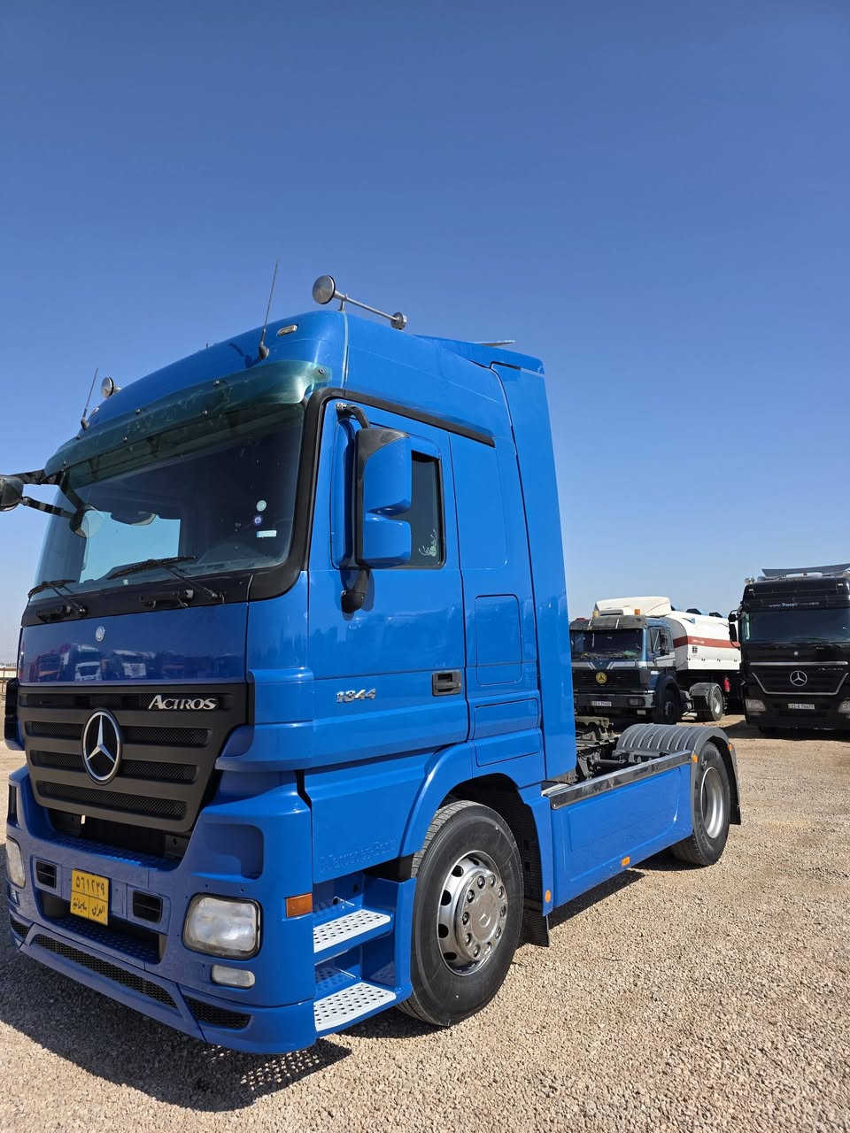 اكتروز موديل ٢٠٠٥ حجم ١٨٤٤ رتايدر ابو صاروخ ثلاجة  مربوطه صهريج بيه حل وربط سياره جديده رقم تلفون ***********
