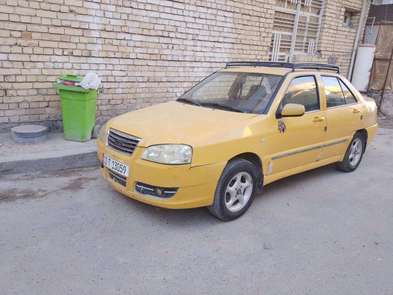 السلام عليكم سيارة شيري كوين موديل 2010بيهة صبغ جاملغين خلفيات رقم انگليزي اب اسمي مصفرة هيئة وغرامات سنوية لل2029  مكاني بغداد السيارة نظيفة وجاهزة الشراي يتصل ع الرقم *********** غير متواجد ع الفيس والوات ساب السعر 25 ورقة بيهة مجال شي بسيط
