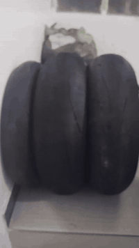 رقم تلفون ٠٧٧٤٢٤٩٠٦٤٧  تايرات بطح لبيع  ثنين خلفيات  واحد امامي  يرهم ...