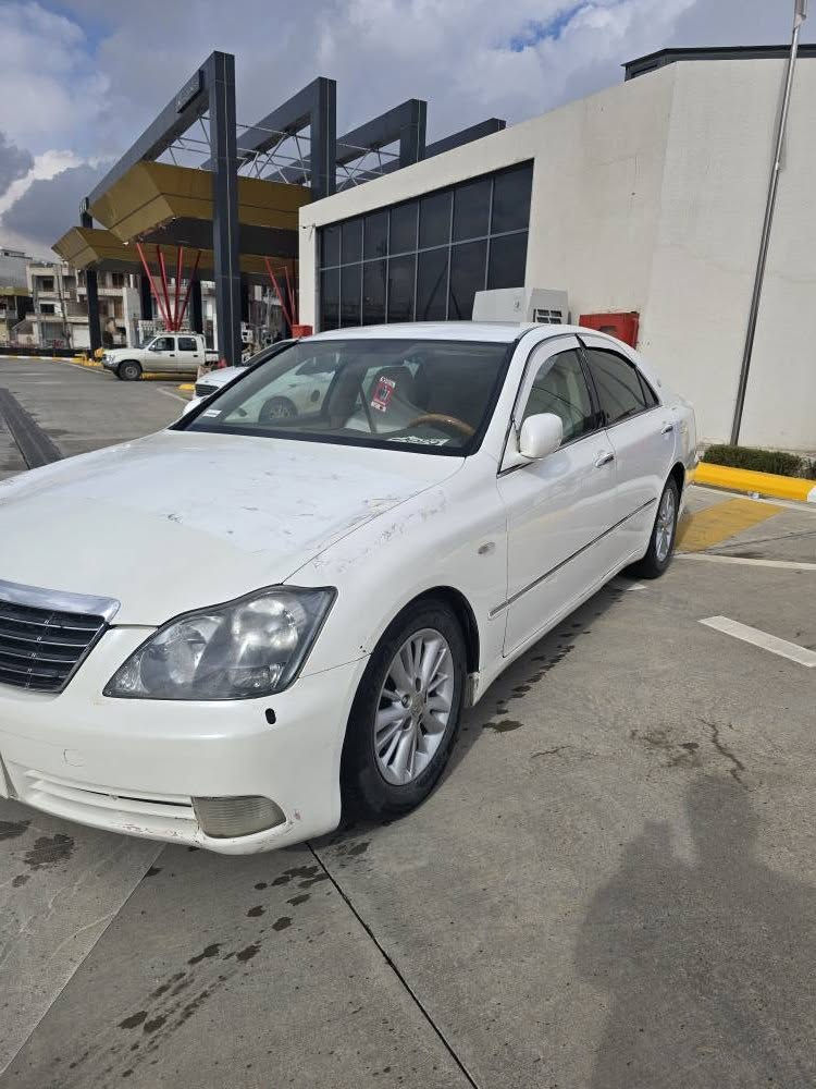 شاهینەی سپی 2005 بەسمە
سپی ناو زەرد
182 گەورە بە گەورە 
ماشءاللە هەیکەلی و ناوی زۆر جوانە
گێر و مەکینە بەشەرت 
***********
*********** السليمانية, العراق
