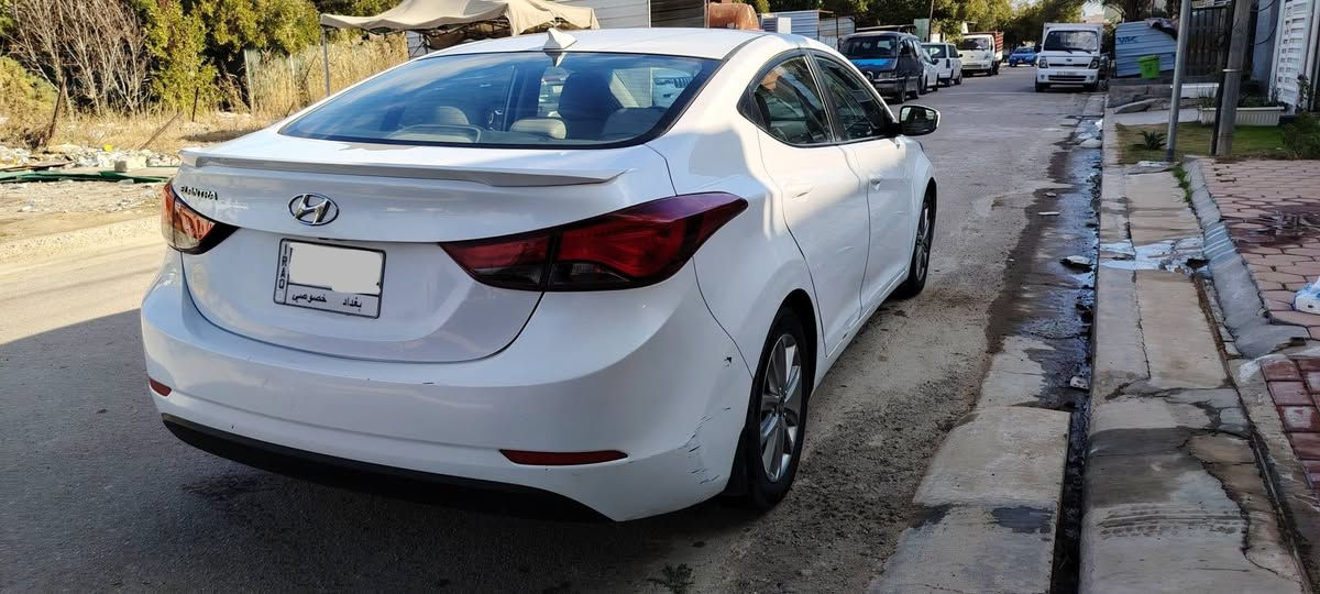 السلام عليكم النترا 2016 امريكي محرك 1800دوش ماشية 81 الف ميل، حادثهة كما في موضح بالصور، خمسة ويل كب، قاعدة فيت بم احتياط مع السيارة المحرك بحالة جيدة جدا و الكير مسويلة تغيير فلتر و هايدروليك يعني كأنما جديد و مداريهة بانزين محسن و بالدهن، داخل السيارة نظيف والكشنات جلد، كاميرا دوارة مع وجود ملاحظات بالبدي و تقشرات بالصبغ، السعر 117 وبيهة مجال للشراي رقم بغداد مكاني بغداد حي الجهاد متواجد واتساب ***********
