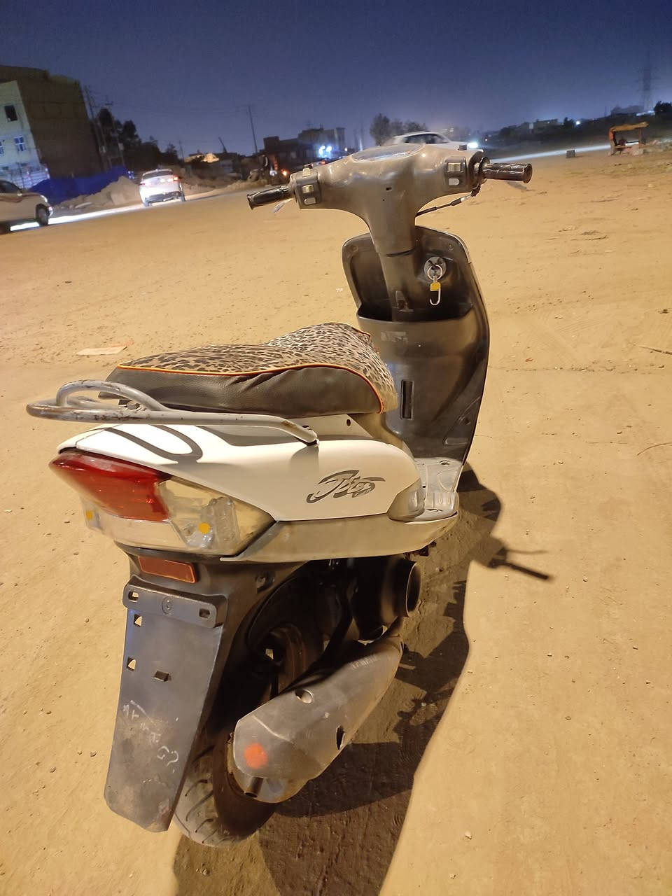 سلام عليكم للبيع دراجه ماكس منغولي بوشه 50 بلاد شرط الفحص كله شغاله سلف هندر  كهربائيات جاهزه على اخر حبايه شلعه تخبل مشي خير من الله دراجه كله ختم واحد السعر 550 العنوان ناصريه مركز الاستفسار ***********
