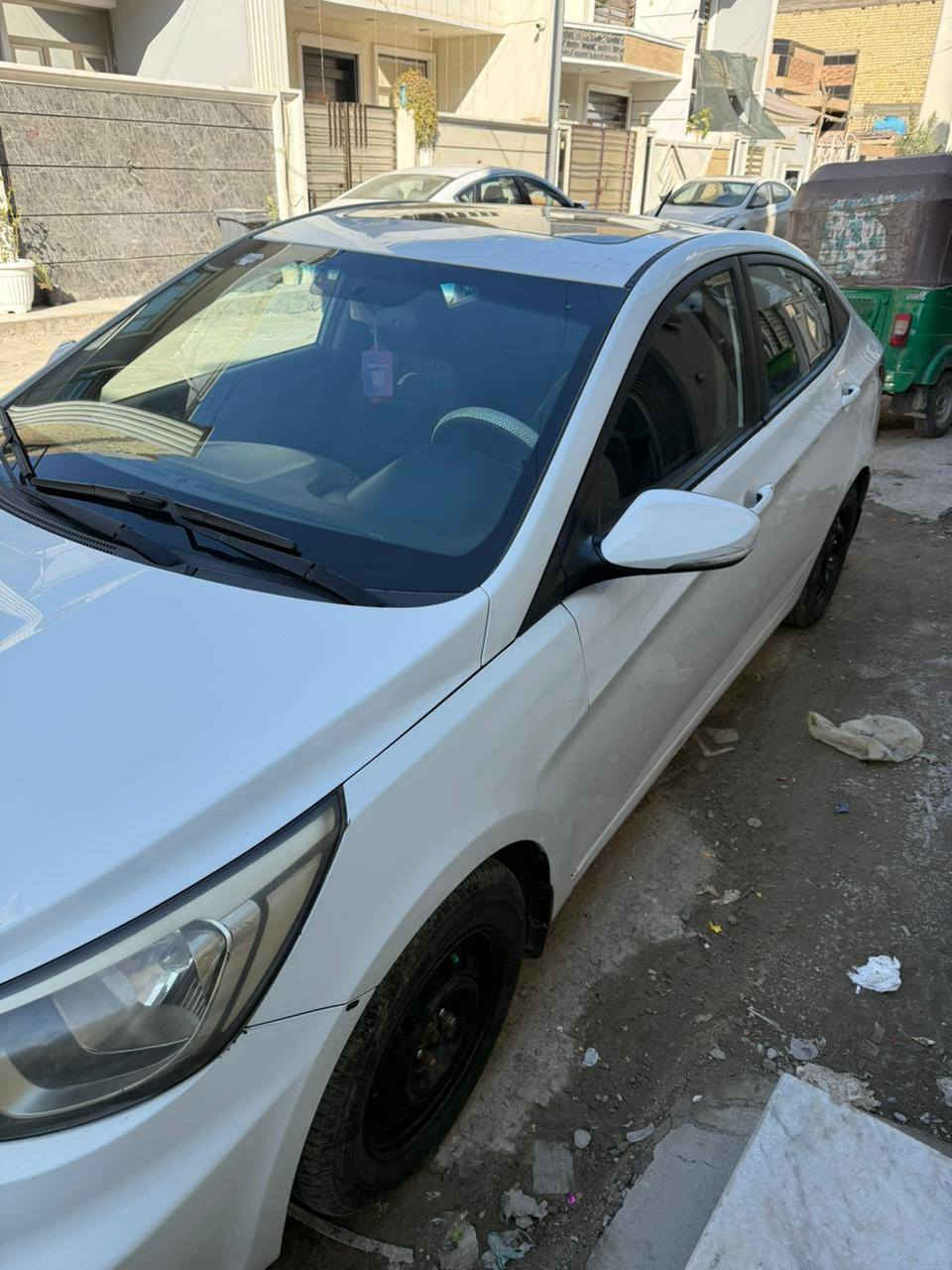 هونداي أكسنت 2016 – فئة بلو فول مواصفات خليجي 
• مواصفات خليجية
• كفالة محرك وكير 
• كهربائيات كلها على وضع الشركة
• غرفة (داخلية) جديدة بلادية
• إشارات بالمراي
• فتحة سقف
• نظام ECO
• محرك 1600 سي سي (قطرتين)
• تبريد ثلج + تدفئة ممتازة
• صدر أمامي وخلفي جديد
• ماشية 158الف
• تايرات جديده تخم كامل  (سنوية) جديدة
• السونار مرفق

السعر: 112 بيه مجال بسيط
العنوان: بغداد – الدورة
الهاتف: ***********
