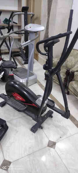 اجهزة جري جديده  مستخدمه باسعار مناسبه المكان كوت ***********
