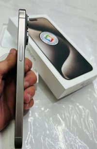 ايفون 15 pro max جهاز شرق اوسط بلادي كلشي مابي بطاريه 84 جهاز نظيف 078...