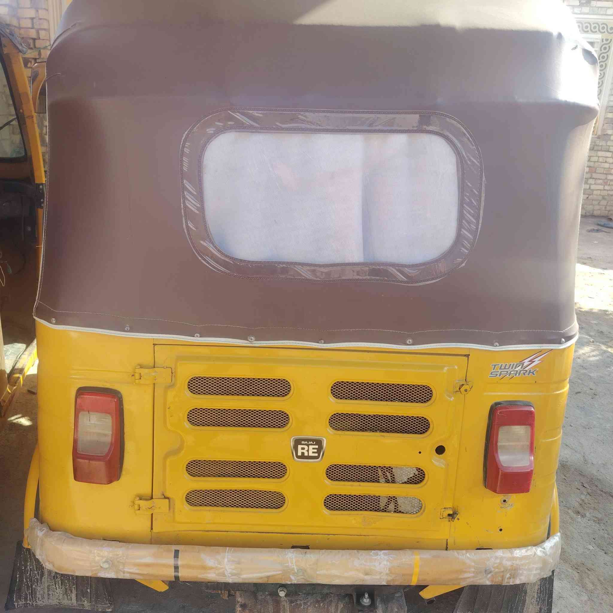 سلام عليكم تكتك لبيع موديل ٢٠  كله جديده وراق وكيلها الحيدري السعر ٦ وبيه مجال واهاذ رقمي *********** ما متواجد عله الفيس نتصل عله الرقم
