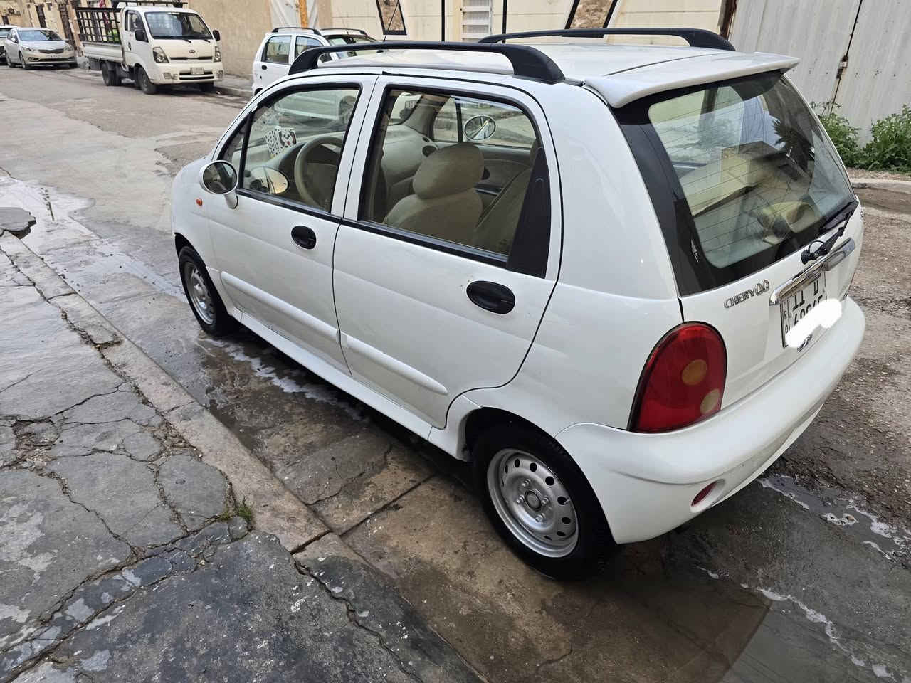 السلام عليكم
شيري كيو كيو موديل ٢٠١٠
بدون صبغ 
ماشية ٧٣ 
مابيا اي نقص 
مكان السيارة بغداد الاستفسار***********
