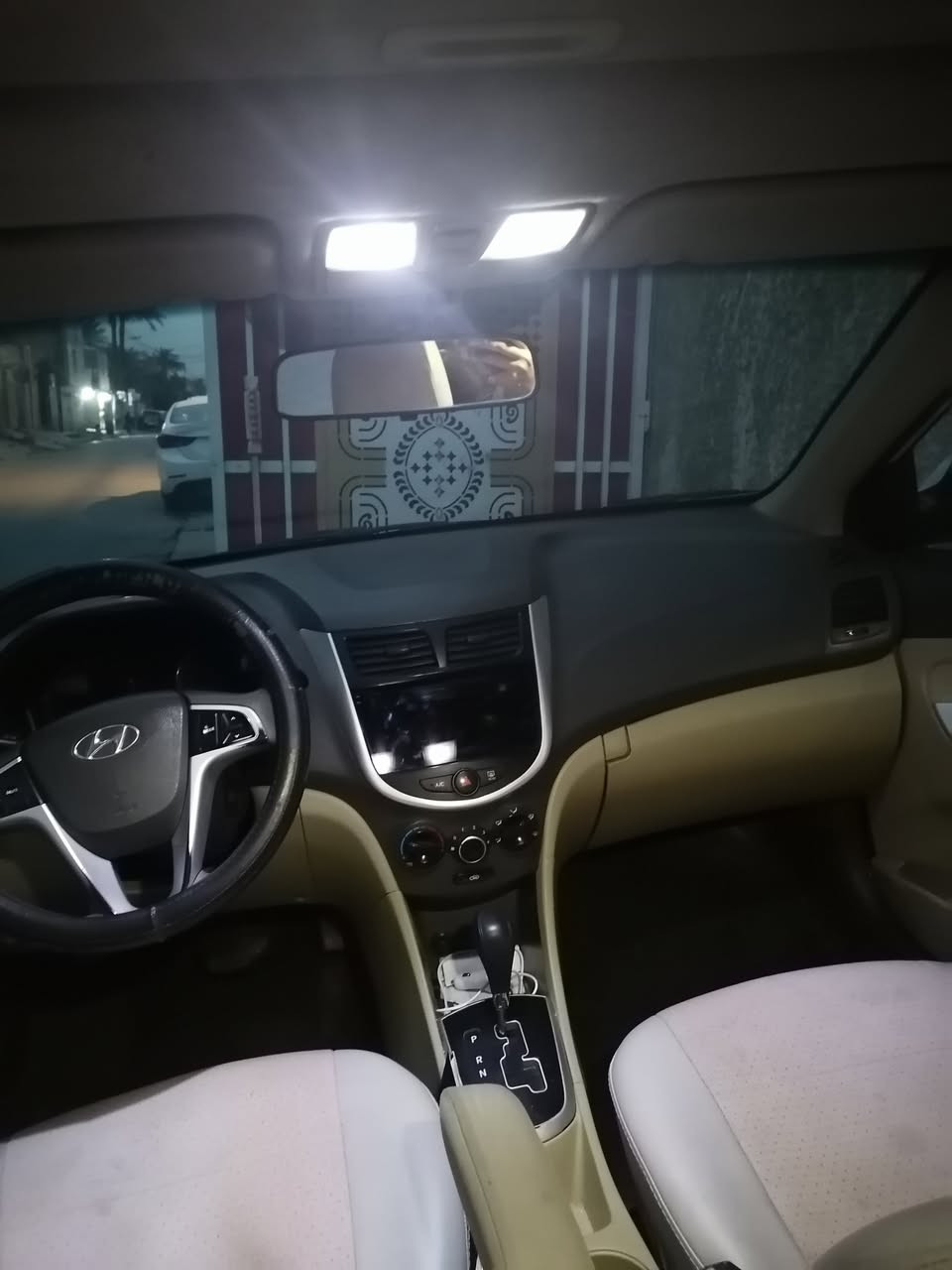 اكسنت موديل ١١ خليجي
محرك ١٦٠٠ دوش قطرتين فول مواصفات رقم بغداد
بيها صبغ الباب الخلفي وجزء من الجاملغ الخلفي
السيارة نظيفة احلى من الصور
السعر ٩٥ وبيها مجال
المكان بغداد البلديات
رقم ***********
