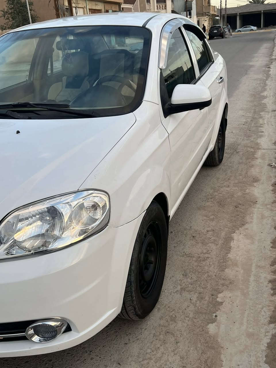 السلام عليكم للبيع بسعر مناسب جدا 
شيفروليت أفيو موديل 2011 خليجي 
كير أوتوماتيك محرك 1600 
رقم صلاح الدين الماني شرط التحويل والرسميات السياره بيها قطعه وحده صبغ بدون داخل بدون حادث السعر 63$مكان السياره صلاح الدين /تكريت/القادسيه للاستفسار 
***********
***********
