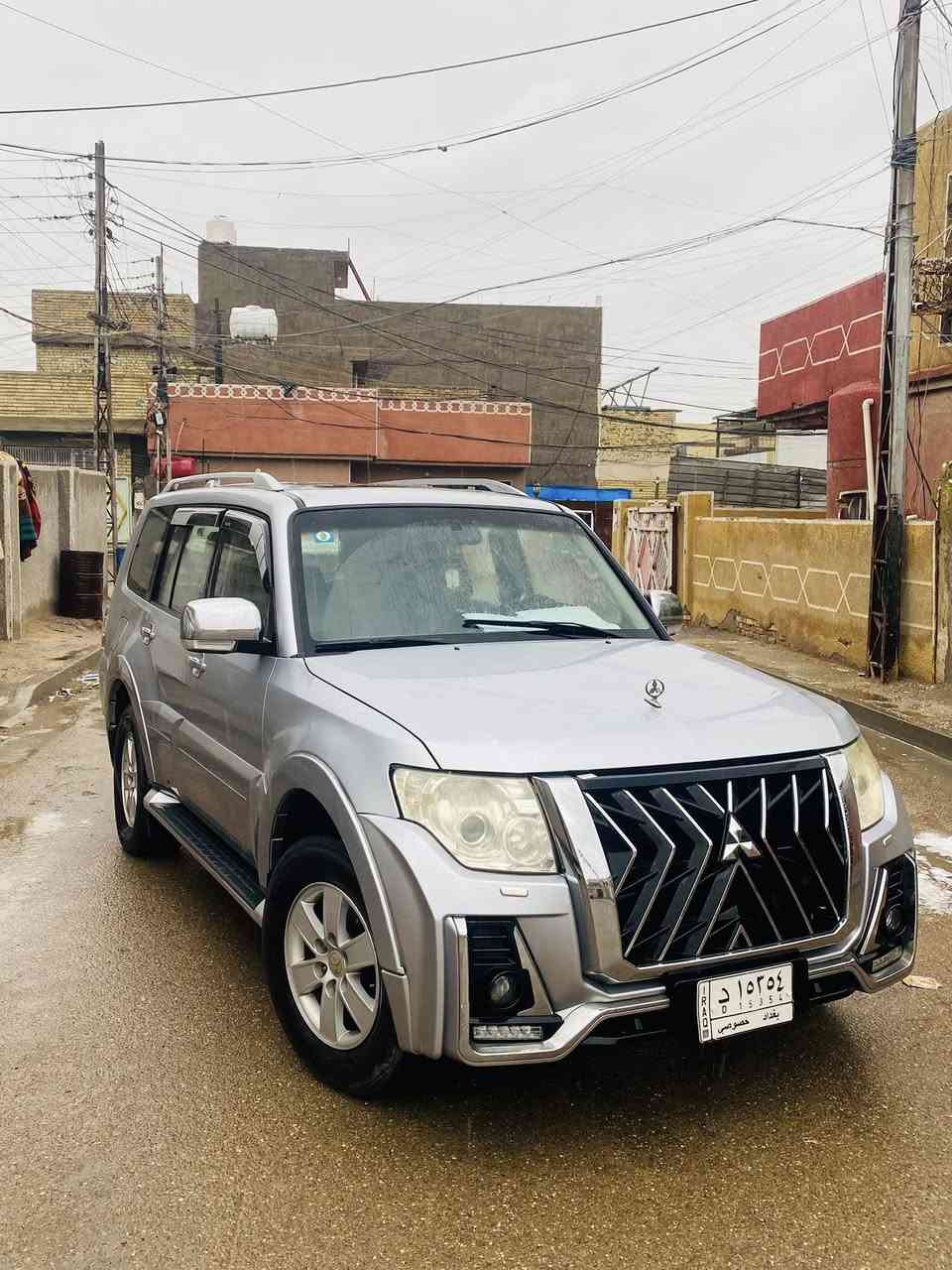 سلام عليكم ورحمة الله وبركاته
ميتسوبيشي باجيرو 2008 حبتور:
- *الحالة:* مكفولة، كفالة عامة بدون صبغ  بدون تبديل وبدون جراد قطرة جراد ما بيهه مكفوله 
- ⁠هزه جديده بهاذ الشهر بسمي تحويل ثاني يوم 

- *المحرك:*
- سعة 3.5 لتر
- 6 سلندر
- 250 حصان
- عزم دوران 329 نيوتن متر
- *ناقل الحركة:*
- أوتوماتيكي 5 سرعات
- نظام Sportronic
- *الدفع:*
- رباعي 4WD
- نظام Super Select 4WD
- *اللون:*
- سمائي (سلفر)
- *المواصفات الداخلية:*
- مقاعد جلد
- مقاعد  كهربائياً
- شاشة لمس 
- نظام صوت 10 سماعات دمام 
- مكيف هواء مزدوج ‏ثلاث قطع تبريد 
- نظام تدفئة وتبريد للمقاعد
- *المواصفات الخارجية:*
- جنوط 18 إنش
- مصابيح زينون
- مصابيح ضباب
- مرايا جانبية شفط  كهربائياً
- نظام دخول ذكي
- ⁠فتحت سقف ‏كبيرة
- *الأمان:*
- نظام ABS
- نظام EBD
- نظام ESP
- نظام تحذير من الاصطدام
هذه بعض المواصفات الأساسية،
السعر 120 وبيهه مجال مكاني بغداد الكماليه 
***********
