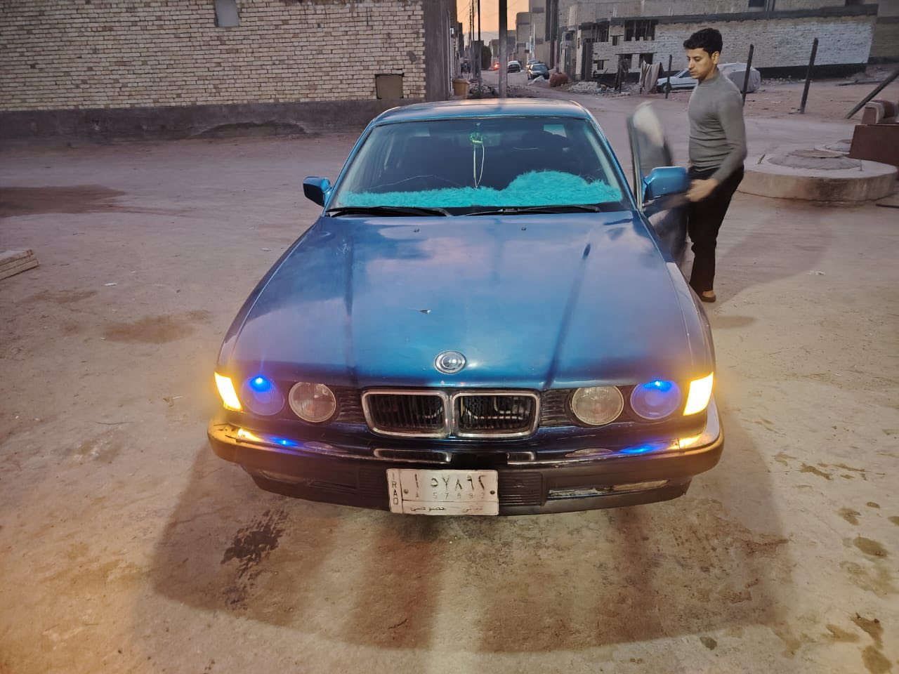 السلام عليكم BMW
لون ازرق غير محدد

رقم ديالى 

حداديه اماميه 💯 

حداديه خلفيه💯

تخم تاير جديد 

باتري جديد

كهربائيات عام شغال 

مكينه مفتوح

تتته شغال

كراسي كهربا

كيجات كله شغال

عنوان السياره 

كربلاء 

(‭0787 082 3630‬)
