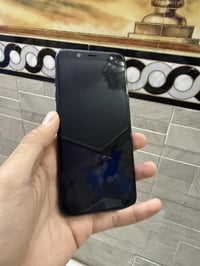 كلاكسي A6 لون ازرق ذاكرة ٦٤ جهاز هاي نظافته كدامكم  شغال الشاشه واللمس...