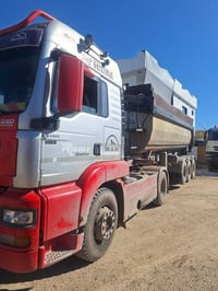 ئەم سەیارە بۆفرۆشتن   مۆدیل 2003مەکینی ڕیتایدەر هاڤە بێرفانی تاک سۆپەر...