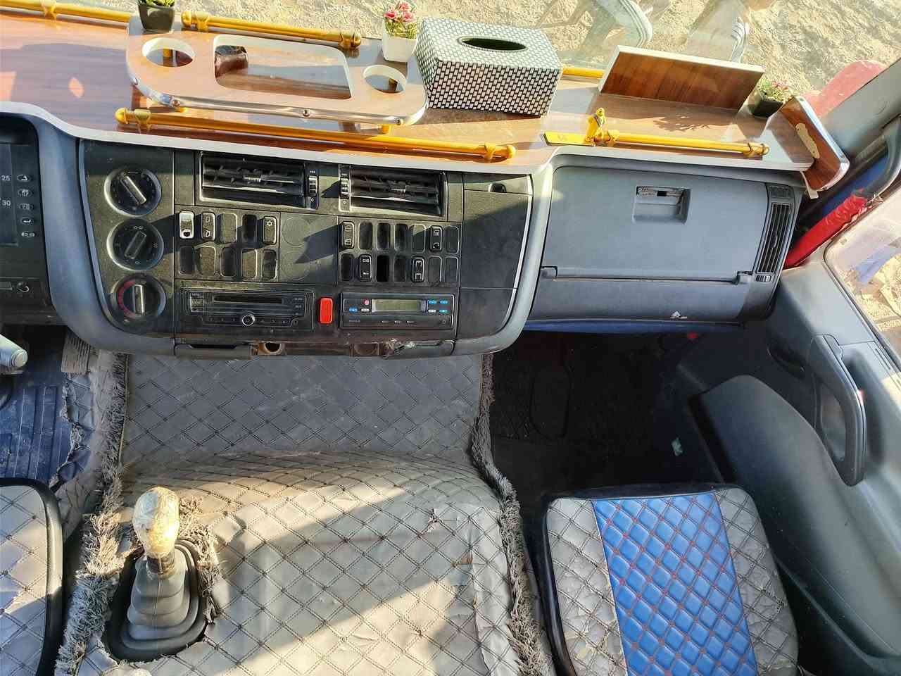 اتيكو 2004لبيع رقم الانبار 8 طن طول 6ونص 8ستدات مكينه 6 ***********
