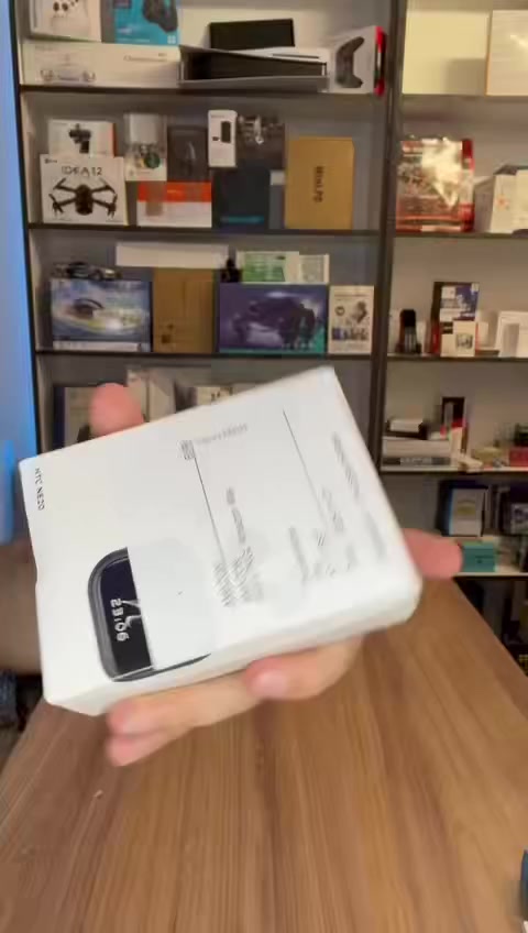 ايربود htc امزون اصلي وكوالتي جدا عالي
شاشة للتحكم بالموبايل مباشرة 
السعر ٥٠٠٠٠
للتواصل خاص أو واتساب ***********
