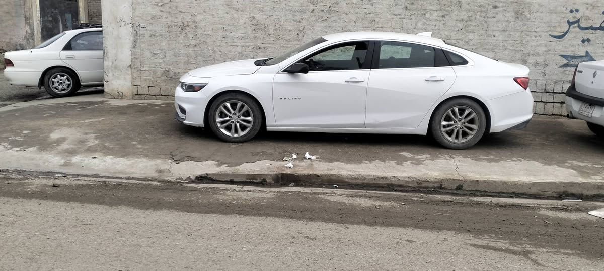 السلام عليكم ورحمة الله وبركاته
للبيع ماليبو موديل 2016 لون ابيض صورها كدامكم مع صورة السونار هم وياها رايدها ب 87 وبيها مجال العنوان الموصل 
رقم الهاتف بي واتساب ‏‪***********‬‏
