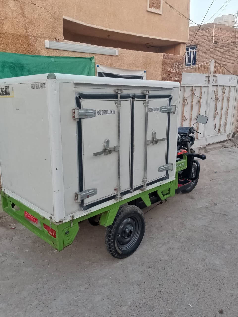 السلام عليكم 
ستوتة شحن نظيفة 
بطاريات جديدة 
مابيها نقص 
محاورة بدل البديل بوكس 
كما مبين بالصور
للراغبين الاتصال على الرقم *********** 
 السعر ٩٥٠. الف وبيها مجال
