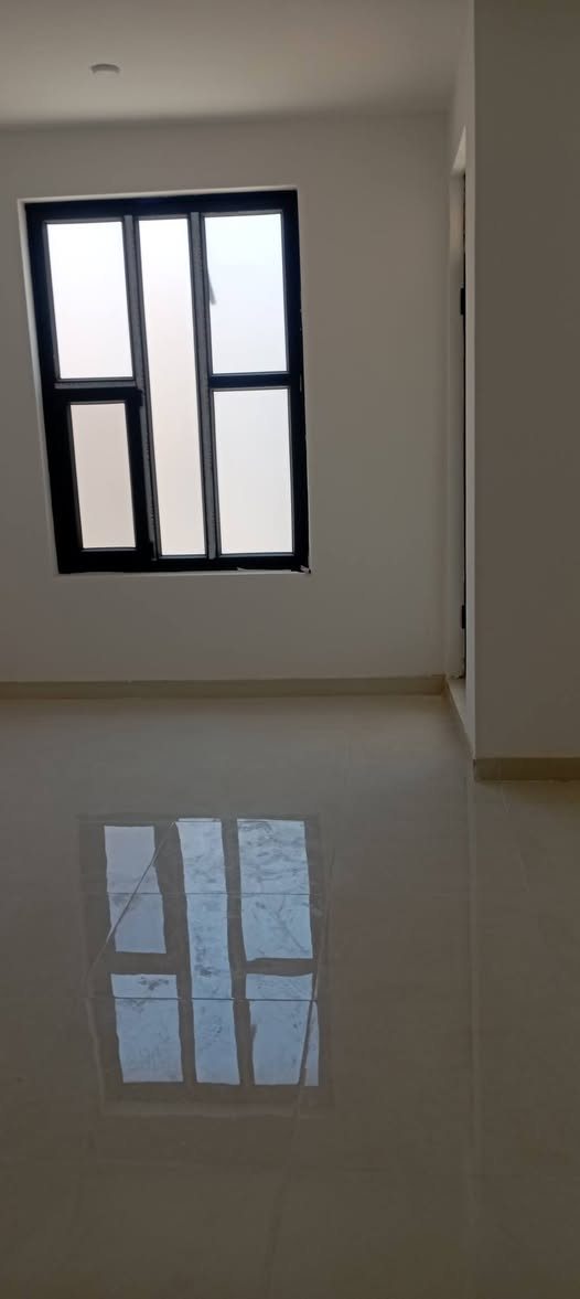 دار لـــــلـبيع  حي الطياره
قريب من شارع 25

المساحه 120متر 3غرف نوم طابقين

3مجماعات صحيه

الدار كامل جديد مامسكون وفارغ

السعر 180مليون

***********
