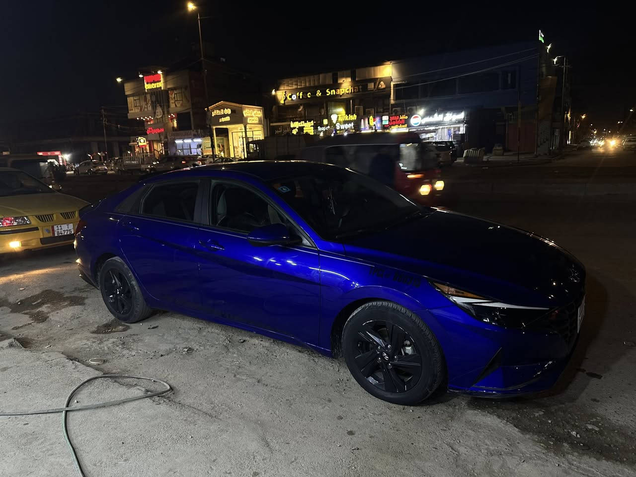 النترا وراد امريكي حادث خلفي قبق جنطه فقط مبدل وحالوب جدا خفيف وبيها بارد بجاملغ الخلفي الايمن وجملغ الايسر هم شويه بارد الباقي مكفوله مابيها صبغ مكينه٢٠٠ دوش  مكفوله السياره موديل 2022  بصمه تشغيل عن بعد شاشه كبيره باسمي تحويل ثاني يوم ***********  السعر١٣٩
