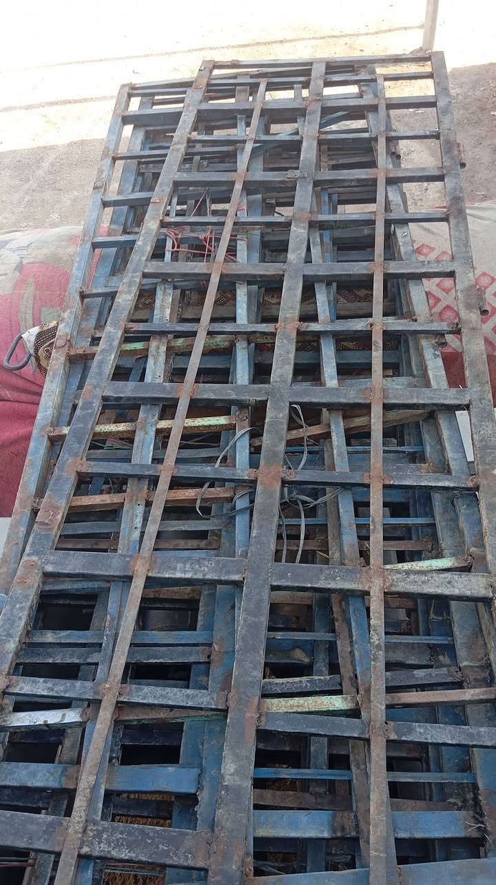 السلام عليكم 
للبيع جناب حديد طول 13/36مال عربانه جادر مكان بصره 
***********
***********
