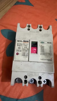 قاطع دورة ثلاثي • كوري أصلي • قاعدة مكسورة