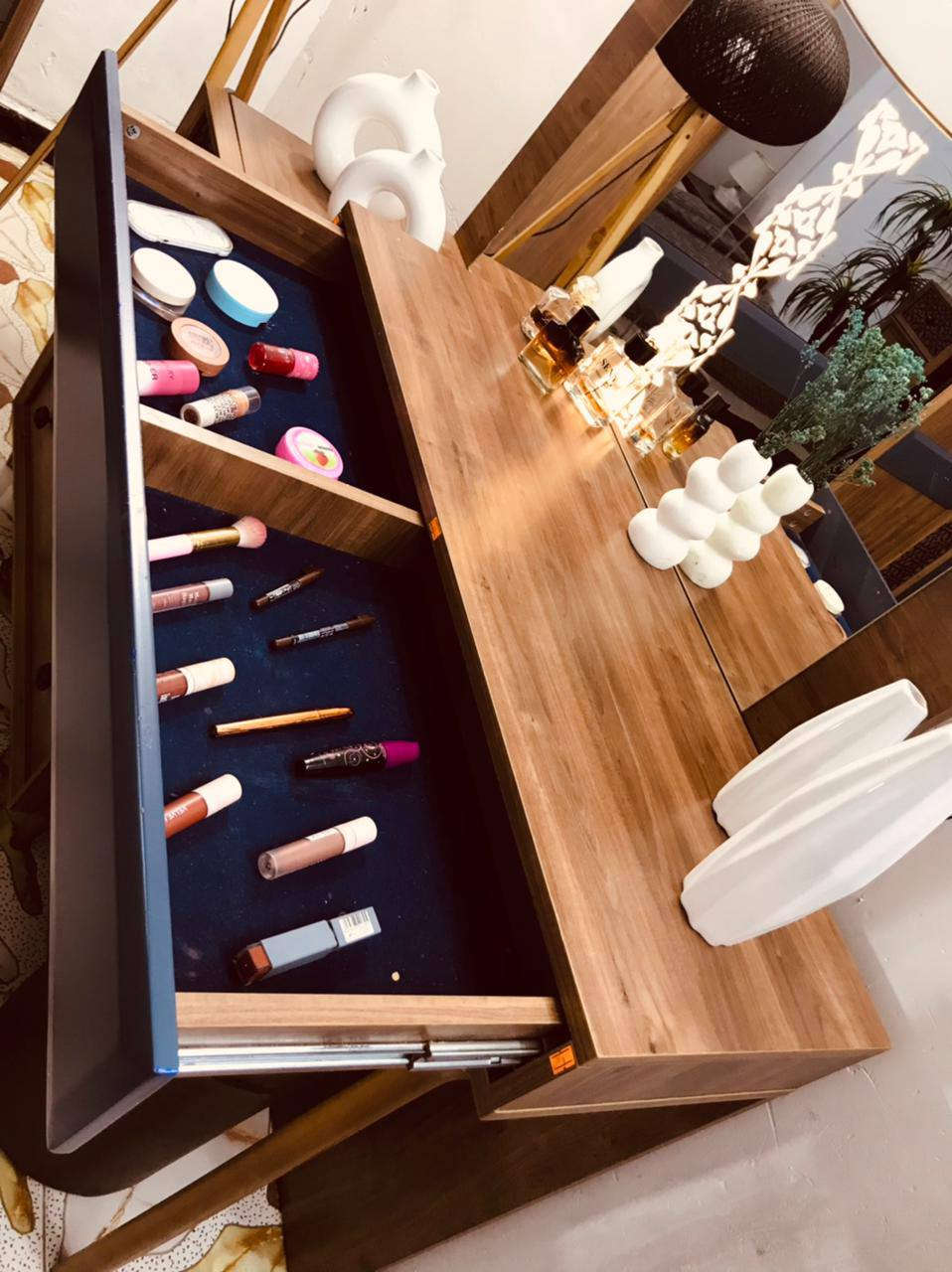 غرفه تركيه مودرن ٩ قطع سرير مخزن اناره شغاله نظافه ١٠٠/١٠٠ سعر ٨٥٠ مكان بغداد جسر ديالى


**إذا كنت صاحب هذا الإعلان وتريد حذفه لأي سبب، رجاءا أرسل رسالة إلى الدعم الفني**