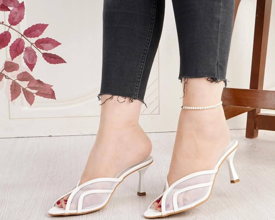 سلبر كعب ارتفاع 7cm الاكثر راحة 
Size 37.38.39.40.41 
للحجز مراسله الصفحة او الوتساب *********** 
يوجد خدمة توصيل لجميع المحافظات
