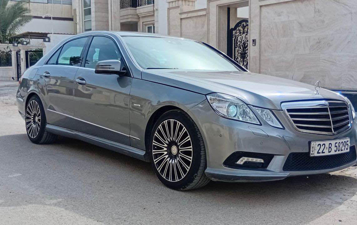 السلام عليكم 
رجاء اقره العلان يله تخابر 
السعر 125ورقه 
رجاء فقط بيع نقد ومستعجل 
مرسيدس E350 تفس طبيعي موديل 2011 وارد الماني فول عدا الفتحه تو ويل اصل محرك V6 مبدل جديد 
رقم اربيل جديد باسمي تحويل مباشر السياره جاهزه بدون اي نقص 
حادثة جاملغ جهه السايق بيه 4 قطع صبغ من ضمنهن القماره ومكانات بارد صغار سوناره موجود (ابيعك صبغ عام ) اكفله من الگلبه والكص وشاصي ولغد ودواخل وتحويل 
مكانه اليرموك 4شوارع *********** بغداد, العراق
