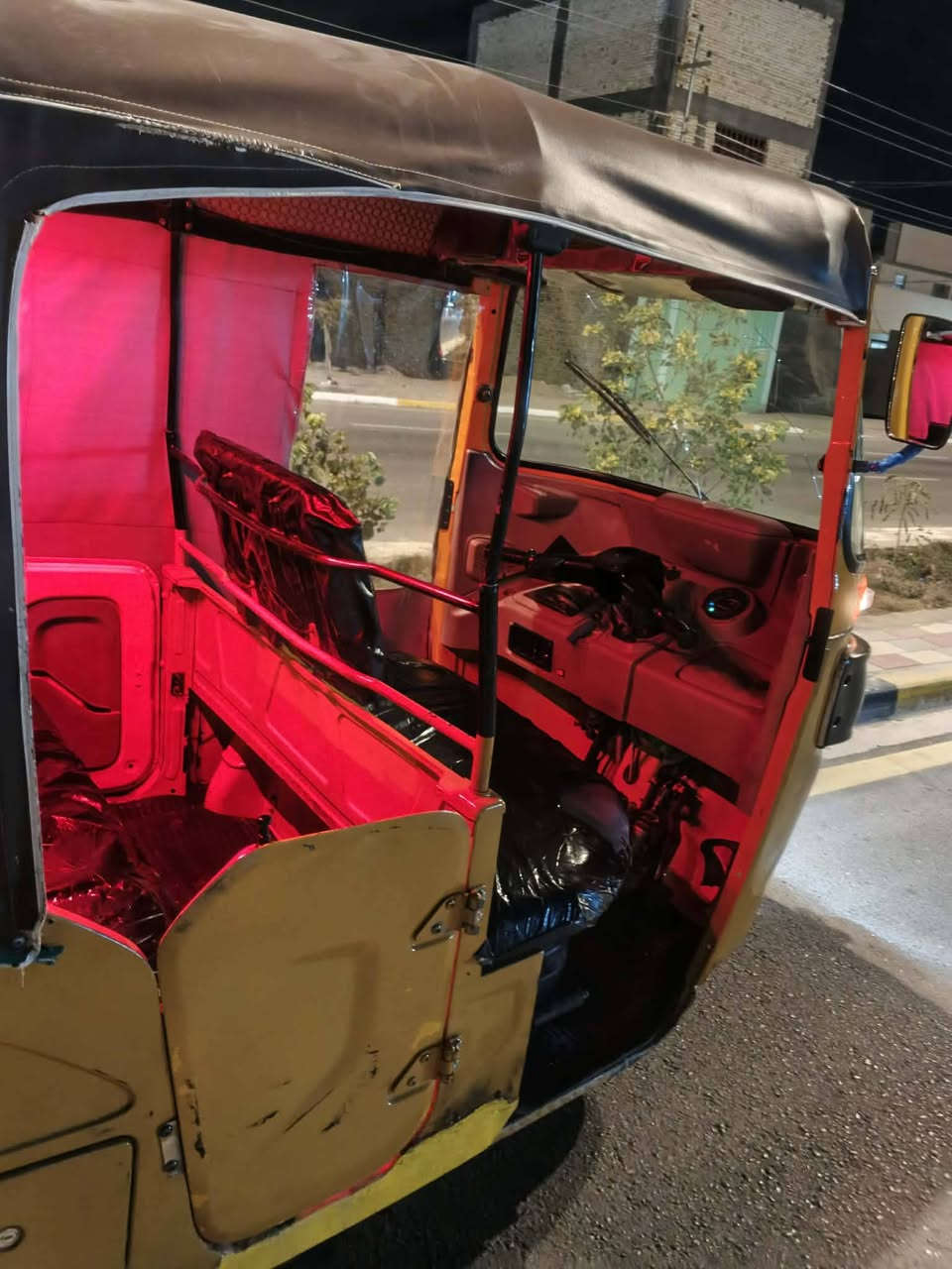 السلام عليكم تكتك للبيع الموديل 2021اوراق البغدادي مجفتة مرة واحدة شركة وبيهة ضربة ومعمرة 
السعر 6ملاين وبيها مجال أو مراوس برقم نضيفه
العنوان كربلاء أمن الداخلي الاستفسار علا الرقم ***********
