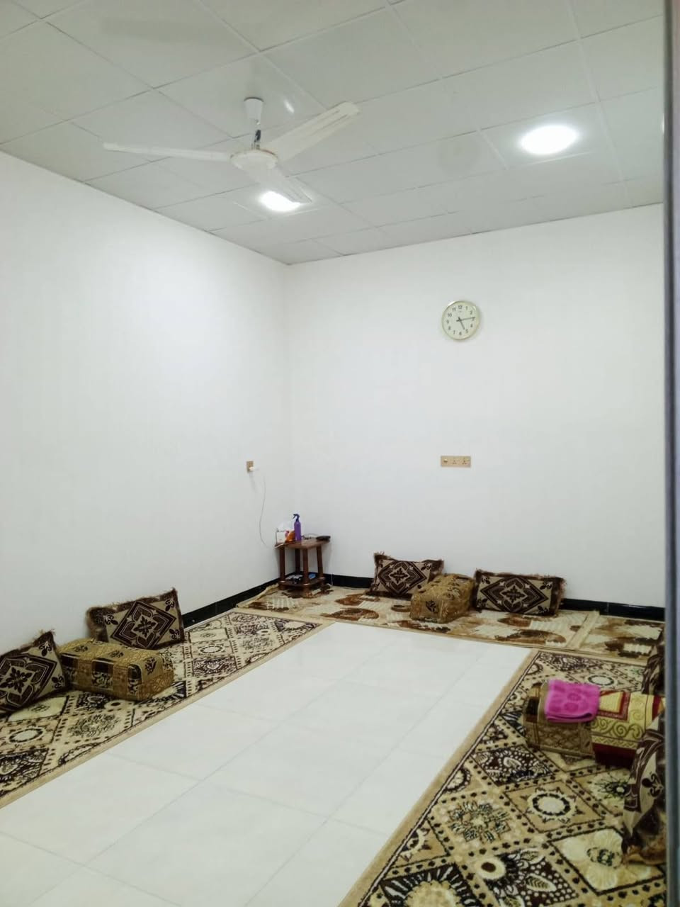 اعلان 📣📣
دار للبيع زراعي مساحه 100متر طول صفر بناء جديد ودرجة اولى سيراميك  وجاهز للسكن   🏠
يتكون من غرفة نوم صاله مطبخ واستقبال صحيات  درج خارجي

موقع العقار زراعي حي العسكري قريب مسجد المشكاة 🏠
سعر مناسب 42 بيه مجال بسيط 

استفسار على الرقم ‏‪
***********
***********📞
او واتساب كركوك, العراق
