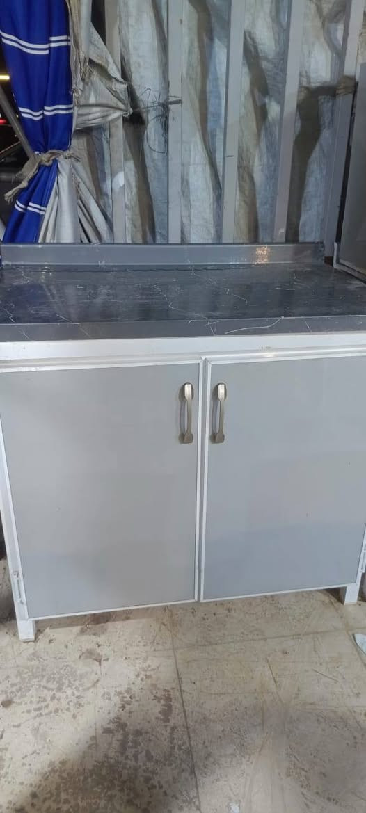 کەوەنتەر4پارجە سەروبن5دەرگا مەخسەل3دەرگا2دەرگاش بە جیا هەمووی سەریان مەرمەرە زۆر پاک هەولێر 5عەسارۆک نزیک مەلەوانگای ئاریان.*********** أربيل, العراق
