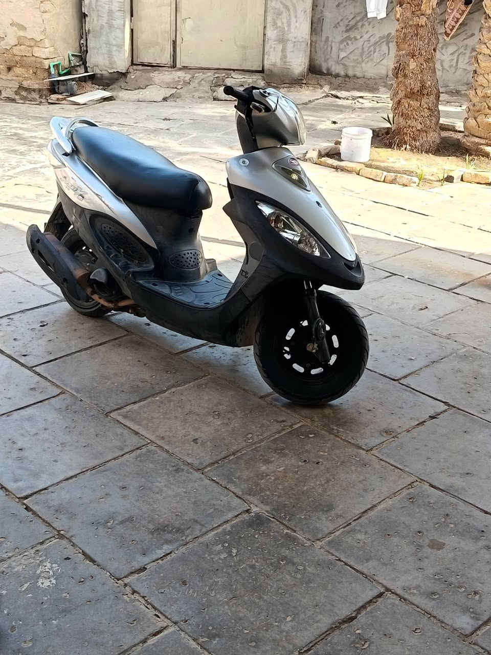 سلام عليكم دراجه كامكو (V2) للبيع💸✨
دراجه نضيفه مكفوله كفاله عامه محرك وشاصي✨💸
رجاءإ الميريد يشتري ليكسر بل سعر حلال تعبان بيه💸
مكاني نجف  المناذره الحيره ✨💸
دراجه حاله البلاد مملعوب ليه ابدد. 💸✨
السعر 650وبيه مجال للطيبن✨💸🌿
للتواصل ***********🌿💸✨
