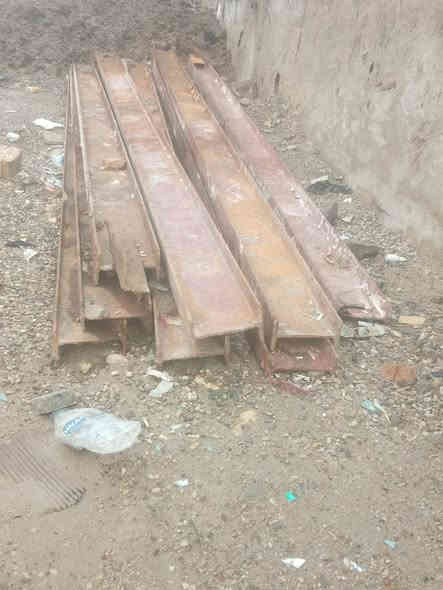 منومحتاج شيلمان مستخدم عدد ٨   خمسه َ٤متر ولباقيات ٣  و  ٧٥  سعر ٩ المتر رقم الموبايل *********** إني مكلف بلنشر   عنوان الرفاعي  قرب حي صناعي وسلام
