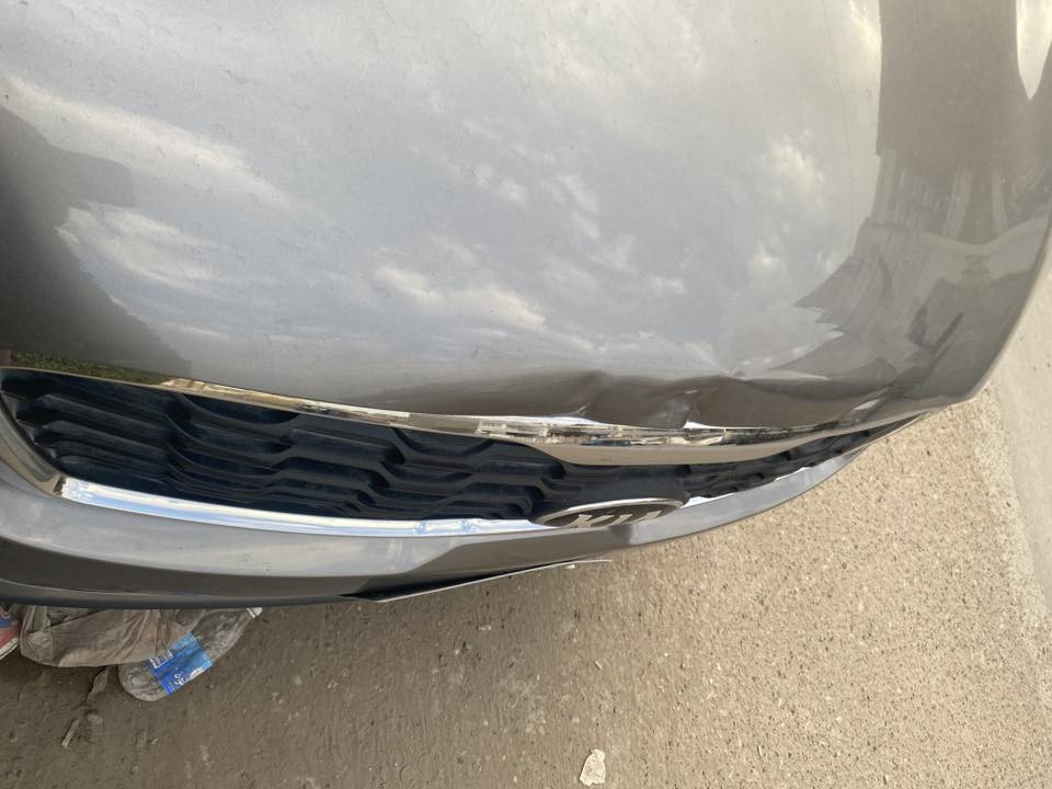 تحيه طيبه
سورنتو ١٩ امريكي جديده وحلوه 
اول تبديل فيول بمب الها 
للبيع والمرواس بسورنتو او سنتافي احدث 
المواصفات 
رادادات ونقطه عمياء 
كاميرا دواره وشاشة 
حساس اطارات وارتو لايت واتو جام 
مناخ منفصل تبريد شاشه 
ويل ١٩   كروم 
كرسي كهرباء 
انظمة / ABS/ESP 
ايرباكات كل مكان 
٧ راكب ومعلفه الكراسي جلد شركه 
٦ سلندر ٣٣٠٠  ماشيه ٣١٠٠٠ الف مايل 
مودات قياده ٤ وابل كار بلي واوامر صوتيه 
العيوب 
ضرر امريكا  جانبي باب اليمين وجاملغ 
طاك ايرباك البرده والكشن فقط 
مع وجود ضرر بسيط في العراق قبل يومين ( طعجتين بالبنيد ) موضحه بالصور 
السياره على ايدي صارلها ٥ سنين 
بدلت باتري وفيول بمب وحاضنه  وتايرات  في سنة ال ٢٥ 
السعر ٢١٥٠٠ بيها مجال بسيط وعذرا على الاطاله 
ابو محمد ***********
