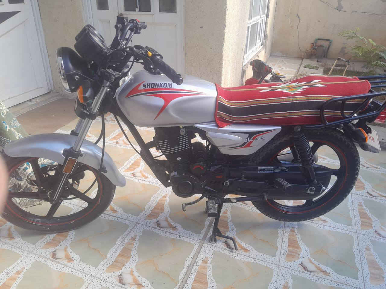 دراجه شاينك جديده قبل شهر طالعه معرض سعر 950 وبيه مجال وشراي يتصل ***********
