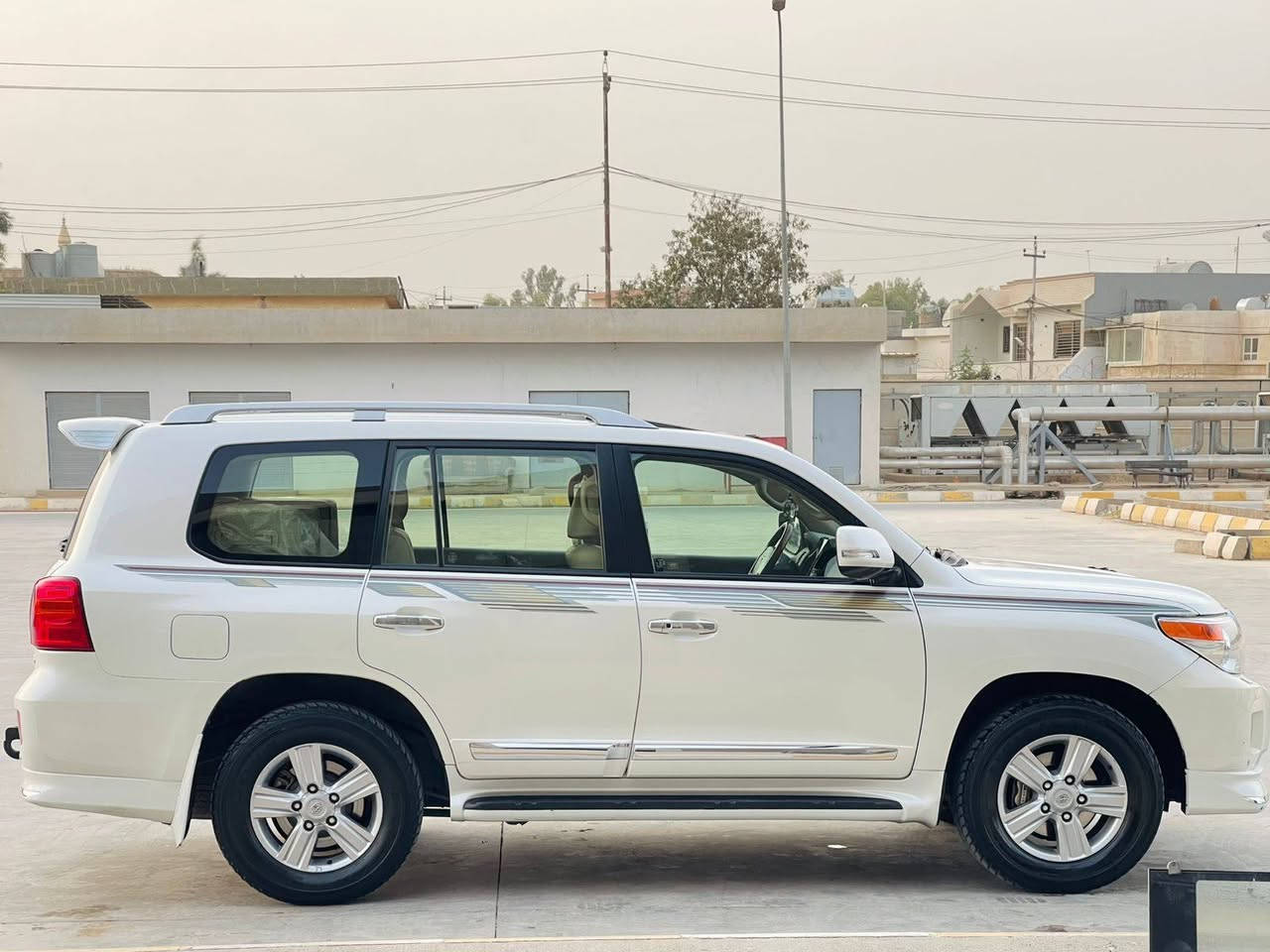 سلام عليكم 
لاندكروز ٢٠١٤ بريمي اصل درجة اولى
ماشيه ١٦٥ الف كيلو حقيقي شرط الكومبيوتر 

سياره رقمها اربيل دولي سنويه جديده لحد ٢٠٣٠ باسمي 
بدون صبغ السياره بيها ٣ اصابع بارد فقط 

بريمي فوول فوول داخل صاجي ، علامة الترحيب بالدوسات , 
كشنات جلد بلادي 
ثلاجة , شاشة جبيرة لمس , 
مراية كهربائي و مراية قلاب , تايرات اصلي  , وياله بدون شخوط , سياره جديده , سيرڤز عام لسياره بشركة ساز كركوك مسويها قبل شهر 
فيتبمب مصفي دهن كلشي ميغرها يمهم بضمان مابيها اي نقص السياره 

مكانه كركوك سعره ٣٩٣ و مجال 

 واتساب و هاتف *********** كركوك, العراق
