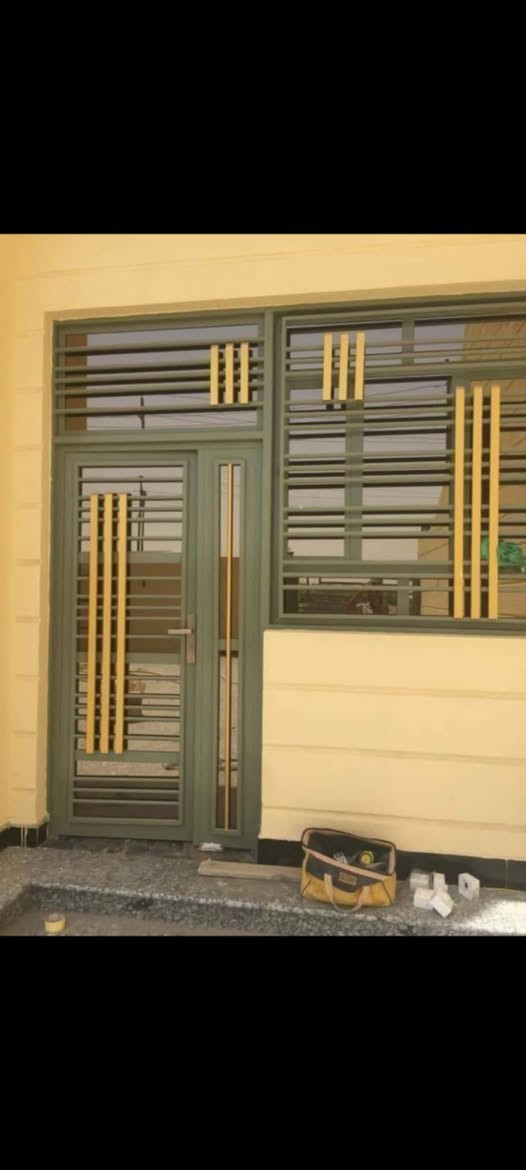 حداد متنقل تصليح كافه الابواب والشبابيك ولصباغ وتنضيغ،شقل درجه اولى ***********
