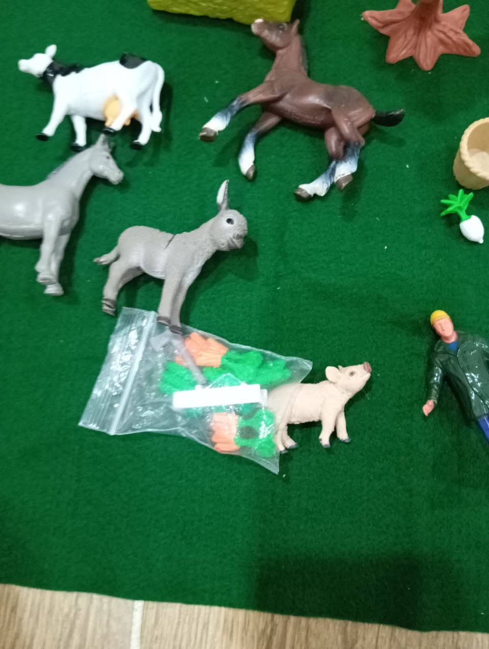 ٢١ قطعة للبيع و التوصيل موجود سعر ١٠ الاف


**إذا كنت صاحب هذا الإعلان وتريد حذفه لأي سبب، رجاءا أرسل رسالة إلى الدعم الفني**