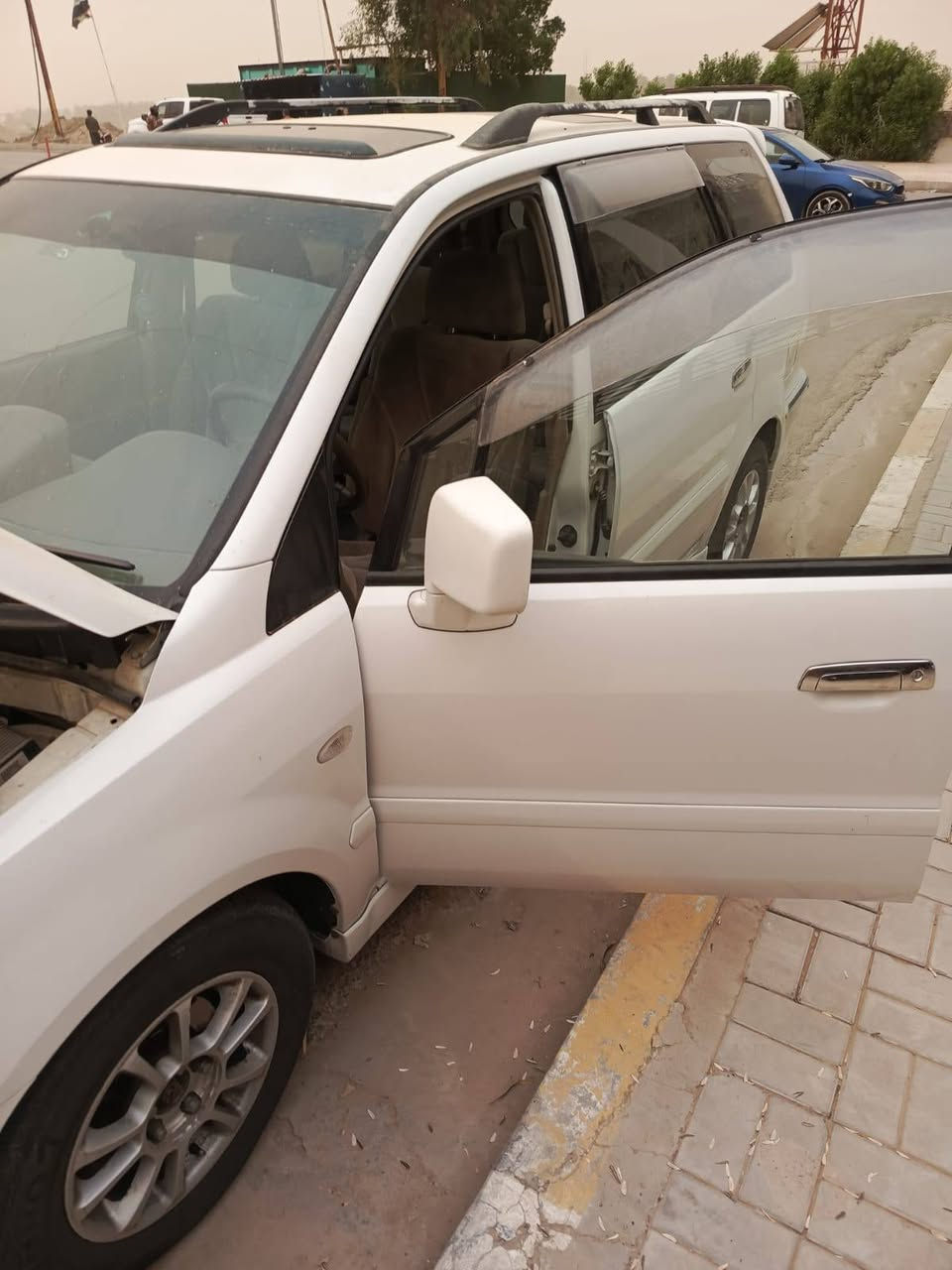 يا الله.. اللهم صلِّ على محمد وآل محمد 🌹
من رخصة الأدم

🚘 للبيع ميتسوبيشي شاريوت ياباني 2010 - 7 راكب

سيارة عائلية مرتبة ونظيفة، جاهزة للاستخدام وما تحتاج مصروف.

✅ هزة وباسمي.
✅ السنوية نافذة لغاية 2028.
✅ رقم إنكليزي بغداد.
✅ محرك 1800 سي سي، شلع وما عليه أي ملاحظات.
✅ الكير أوتوماتيك، تبديلاته ناعمة ويخبل.
✅ تبريد ثلج وتدفئة ممتازة.
✅ كاملة المواصفات.
✅ فتحتا سقف.
✅ زوج تايرات أمامية جديدة، والخلفية نص عمر.
✅ السيارة معدلة ومرتبة وجاهزة للمشتري. 

📍 العنوان: الأنبار - الفلوجة، تقاطع السلام، طريق المدينة السياحية - الحبانية.

📞 للاستفسار: (***********)

الجاد يتفضل، والسيارة تستحق المشاهدة. 🌹🚗

