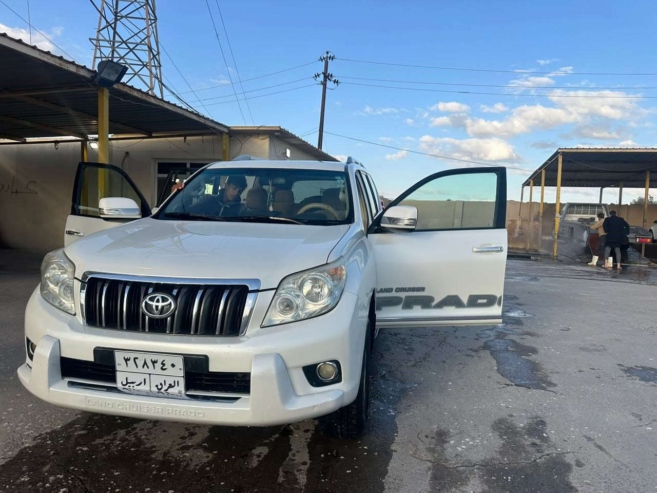 السلام عليكم برادو 2010مكفوله من حادث بيه تكحيل هلال قبق البانزين اثر شخوط سياره حلوه جاهزه من كول مجاميعه السعر198واي استفسار اخر اتصل *********** مع شكر و تقدير
