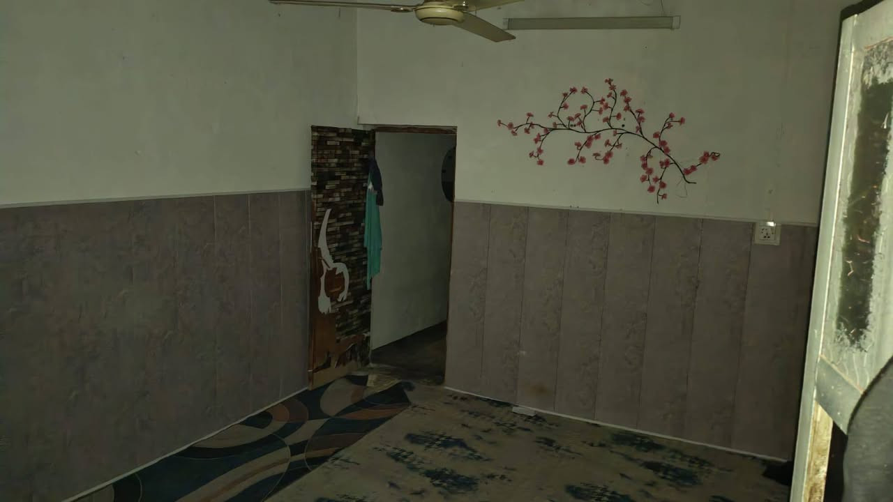 🏡 للبيع – بيت تجاوز مرتب وجاهز للسكن
يُعرض للبيع بيت تجاوز بمساحة 75 متر²، مرتب وجاهز للسكن، ولا يحتاج أي مصاريف إضافية.

مواصفات البيت:

غرفة نوم.

استقبال (صالة).

مطبخ.

حمام.

حوش مرتب.

✅ البيت جديد وكامل مكمل. ✅ الكهرباء متوفرة. ✅ الماء متوفر. ✅ المجاري جاهزة. ✅ جاهز للسكن مباشرة.

للاستفسار أو المعاينة، يُرجى التواصل على الخاص.***********

السعر 5,700وبي مجال للبيت كامل من كل نواحي. 
 
العنوان الشعلة الغربي فوج اطوارة
