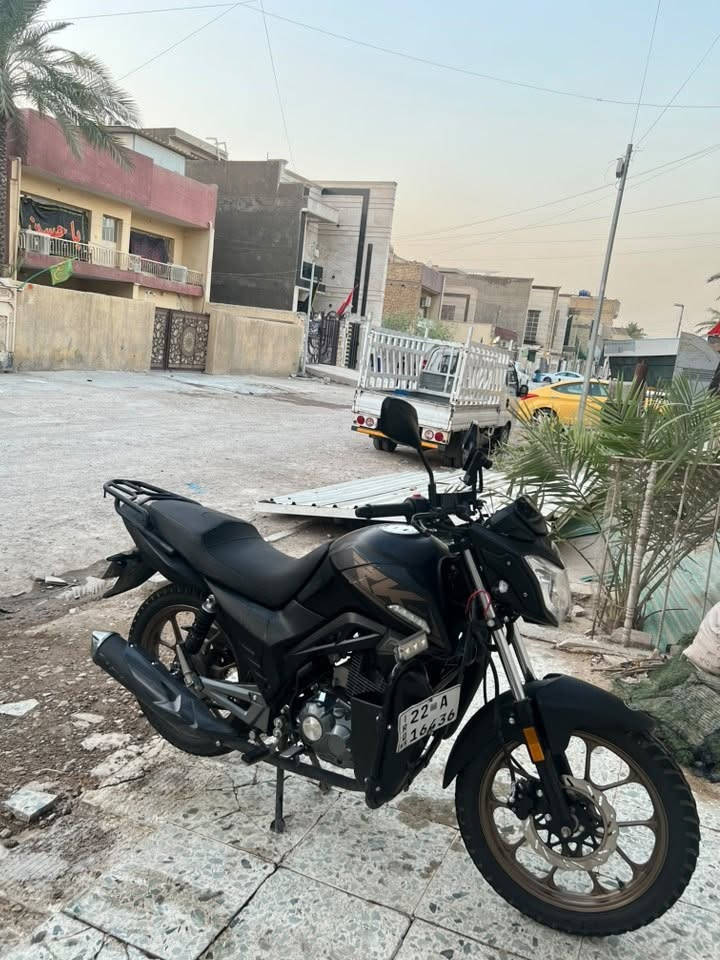 من رخصة الادمن
دراجة rk200 cc موديل 2025 نضافتها 100%
صار 4 اشهر من اخذتها بعدها على وضع الشركة
ماشيه17 الف
تخم تاير جبلي مانع انزلاق
لون اسود مميز
دراجه كلش حلوه و نضيفه أمانة الله جيب الفيتر ماتك وتعال إذا الدراجة بيها شي او مفتوح بيها برغي واحد تأخذها وانطيك فوكاها 500 ألف 
رقمها اربيل اصولي بس نروح للشركه اسويلك تنازل ثاني يوم وشوكت ميعجبك تروح تحولها باسمك ولو ممعتاز مابيعها ولله دراجة عملية بشكل تأخذها عمر 
سعرها يخبل 2.300 مليونين و ٣٠٠ ألف 
بلعافية عل ياخذها ✨
رقم تليفون ***********
