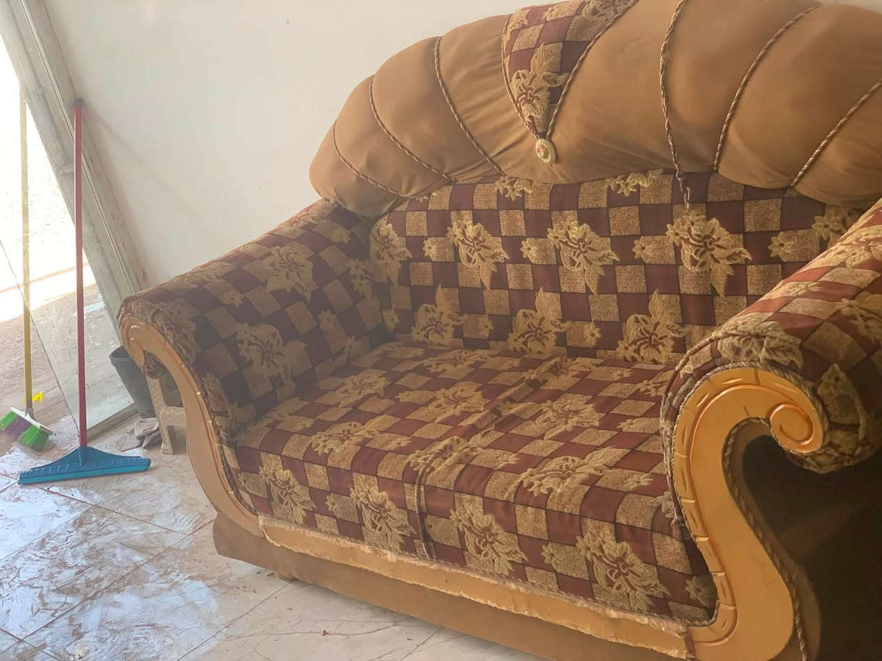 سلام عليكم قنفات للبيع  نضيفات السعر 150 لاستفسار ‭***********‬
