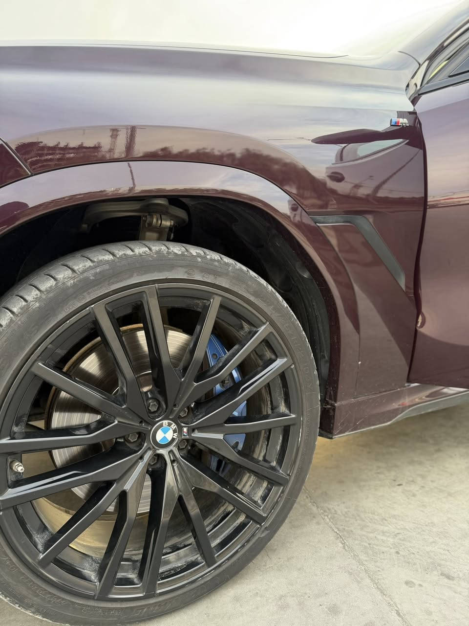 BMW X6 M competition 8سلندر 🚀 🚀
٢٠٢١ موديل 
المواصفات : فول للاخير مواصافات M معروفه 
بوب شفط وانت صاعد
مغلفهbbf 
وكاله العروش جديده جدا
السعر 68 الف $ بيها مجال شي بسيط 
التواصل ***********
