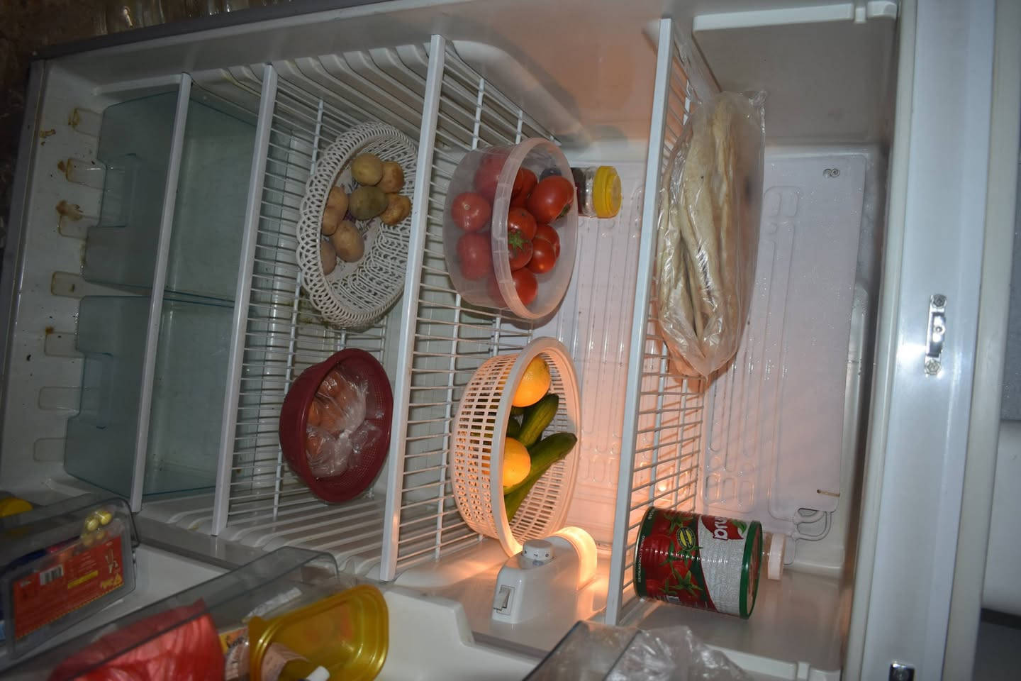 ثلاجة 16 قدم للبيع الاستفسار على واتساب ***********
