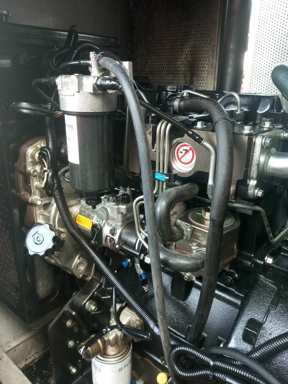 السلام عليكم مولد بيركنز انكليزي🇬🇧 اصلي 
 50كيفي 3 سلندر.  كاتم 100% 🔊
. الاستفسار عل واتساب📞
 *********** 📞***********
توصيل كافه المحافظات  🚛
العنوان أربيل اصناعه الجنوبي
