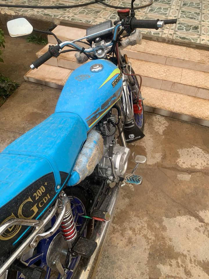 سلام عليكم سيفان ٢٥ جديد صار شهر مِہטּ خذته رمبه جديد اي نقص مابي كامل مكمل اوراق مابي لان لفك قصط يلا 
سعر٧٥٠ 
رقمي ***********
