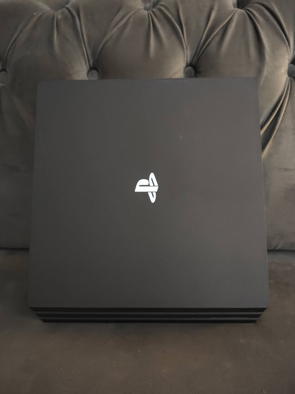 بلي 4 برو / ps4 pro مستخدم شهر مع الجويستك الاصلية مع قرصين gta 5 و رينبو 6 نظام 13.4
مكاني بغداد ناحية الرشيد واتساب *********** موجود توصيل 

السعر 325 الف
و موجود بداخل الجهاز العاب محملة بس تشترك بلس كبل تلعب 
مثل / ghost of Tsushima 
Spider man 
The last of us part 2 
God of war Ragnarok
